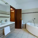 Komfortable- Ruhige Erdgeschoss-ferienwohnung By Interhome * Puntera