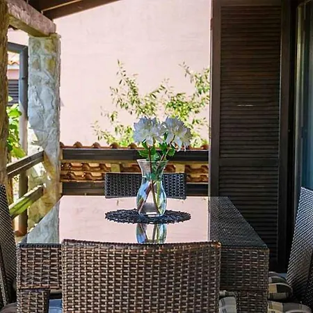 Tatil Evi Komfortable- Ruhige Erdgeschoss-ferienwohnung By Interhome Puntera