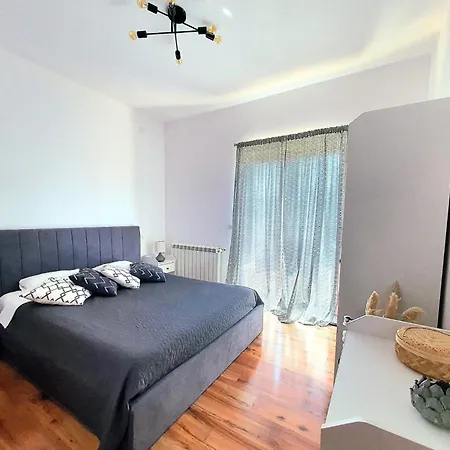 Komfortable- Ruhige Erdgeschoss-ferienwohnung By Interhome Puntera