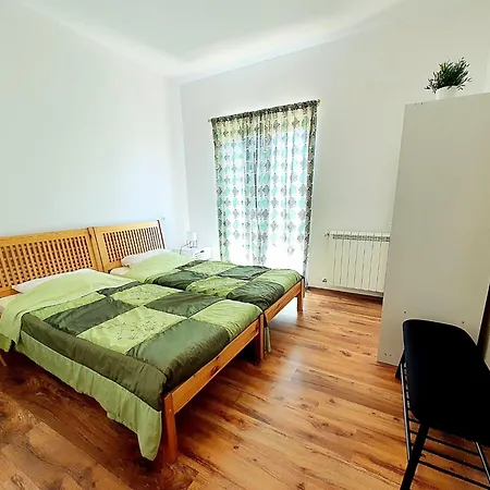 Komfortable- Ruhige Erdgeschoss-ferienwohnung By Interhome Vakantiehuis