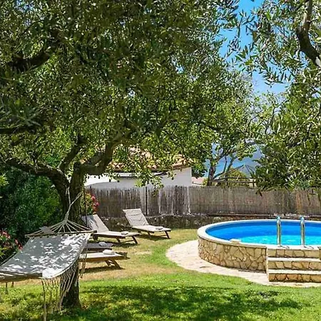 Vakantiehuis Komfortable- Ruhige Erdgeschoss-ferienwohnung By Interhome *