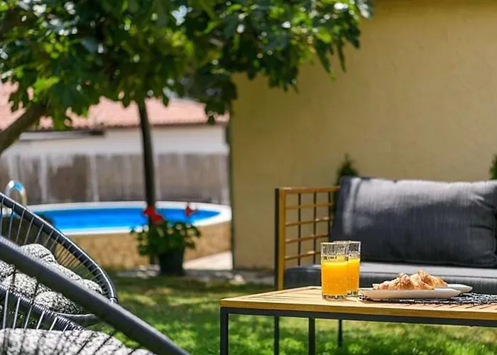 Vakantiehuis Komfortable- Ruhige Erdgeschoss-ferienwohnung By Interhome Puntera