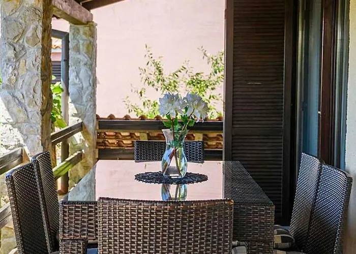 Vakantiehuis Komfortable- Ruhige Erdgeschoss-ferienwohnung By Interhome Puntera