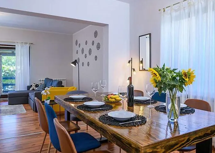 Komfortable- Ruhige Erdgeschoss-ferienwohnung By Interhome *