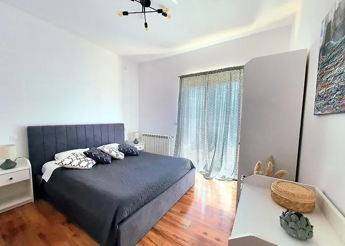 Komfortable- Ruhige Erdgeschoss-ferienwohnung By Interhome Puntera