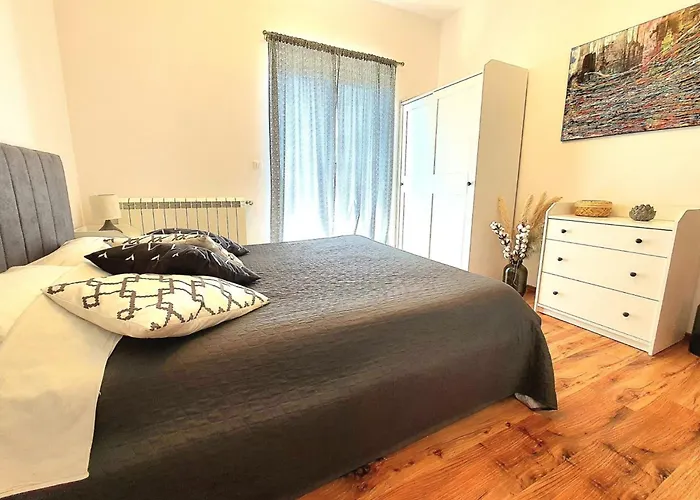 Komfortable- Ruhige Erdgeschoss-ferienwohnung By Interhome